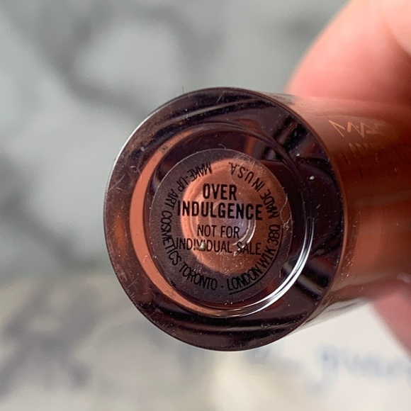 OVER INDULGENCE MAC CREMESHEEN GLASS Limited Edition - Picture 4 of 11